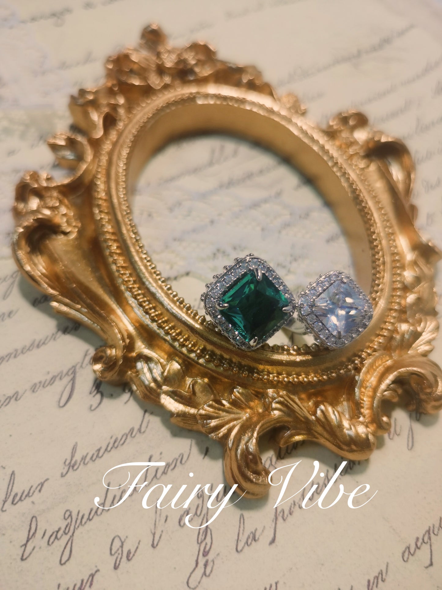 Gorgeous Cubic Cut with Double Gems Green & White CZ Fine Craved Ring